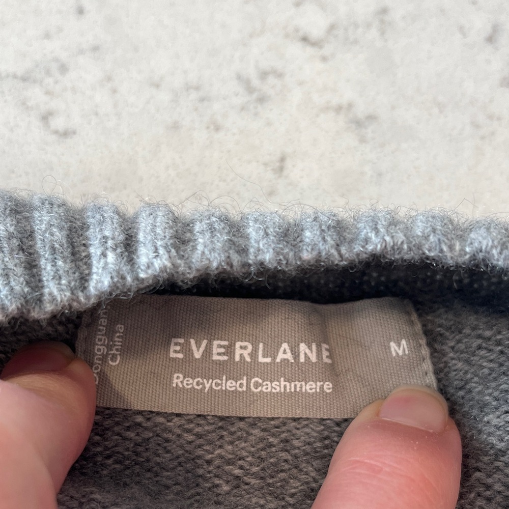 Everlane Cashmere Gray Sweater size M - Picture 3 of 8